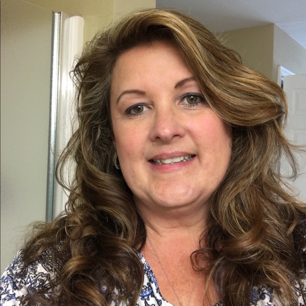 Meet your Posher, Suzanne